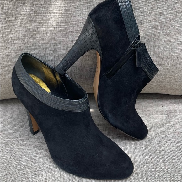Cole Haan Shoes - Cole Haan NIKE AIR Black Suede Bootie Women’s 8M with Zipper close 🌻